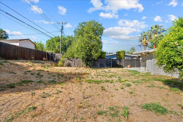 6436 Craighurst Dr, North Highlands, CA 95660