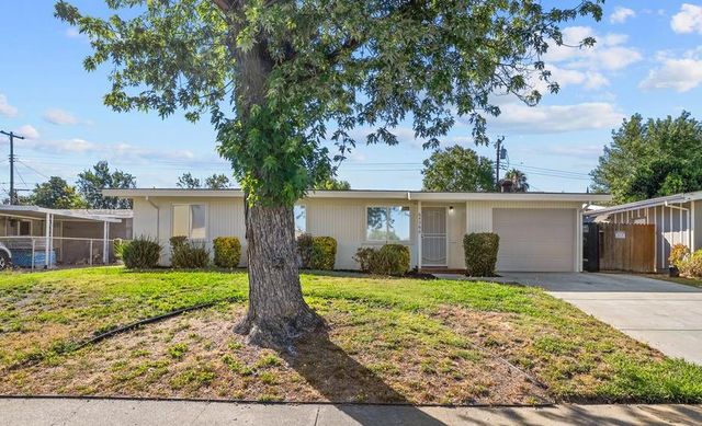 6436 Craighurst Dr, North Highlands, CA 95660