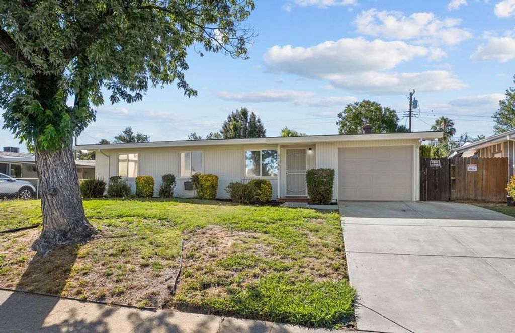 6436 Craighurst Dr, North Highlands, CA 95660