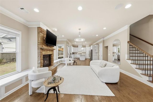 940 Lake Charles Drive, Roswell, GA 30075