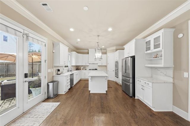 940 Lake Charles Drive, Roswell, GA 30075