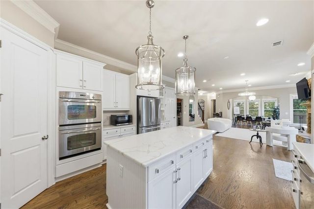940 Lake Charles Drive, Roswell, GA 30075