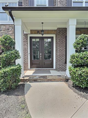 940 Lake Charles Drive, Roswell, GA 30075