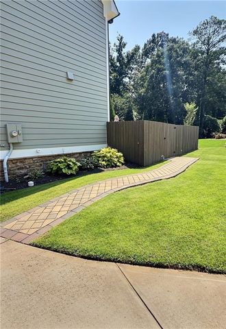 940 Lake Charles Drive, Roswell, GA 30075