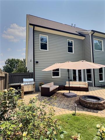 940 Lake Charles Drive, Roswell, GA 30075