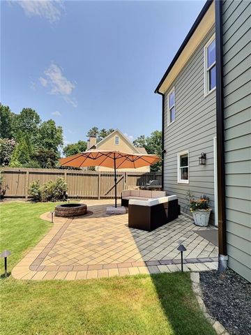 940 Lake Charles Drive, Roswell, GA 30075