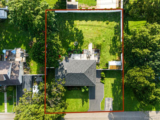 40 Avenue A, Holbrook, NY 11741