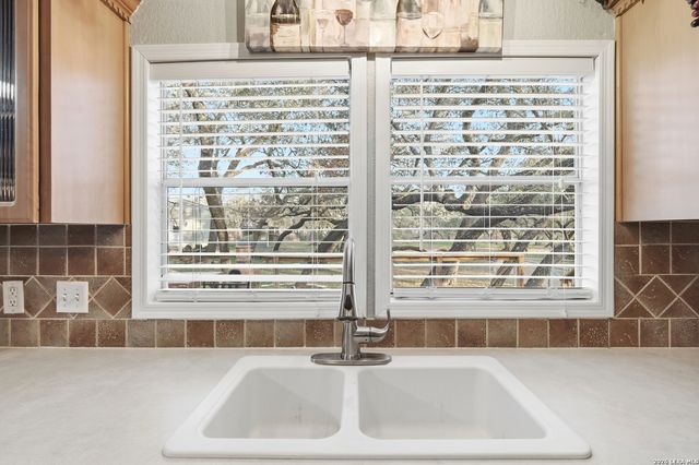 5102 Savannah Way, Von Ormy, TX 78073