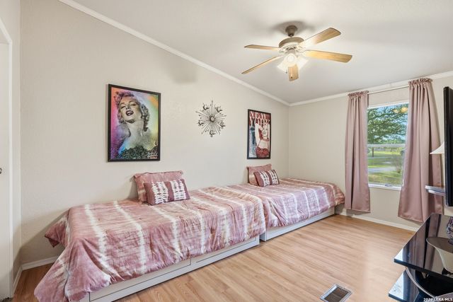 5102 Savannah Way, Von Ormy, TX 78073