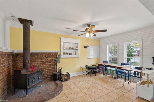 517 Catalpa DR, Newport News, VA 23601