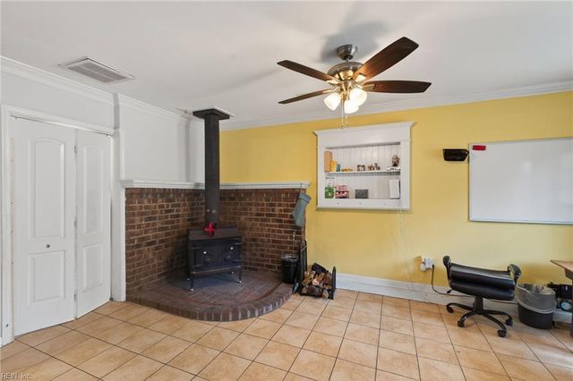 517 Catalpa DR, Newport News, VA 23601