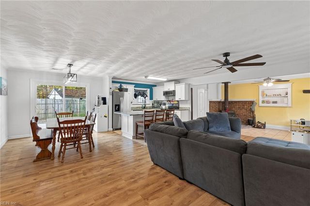 517 Catalpa DR, Newport News, VA 23601