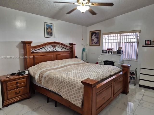 7001 W 35th Ave 220, Hialeah, FL 33018