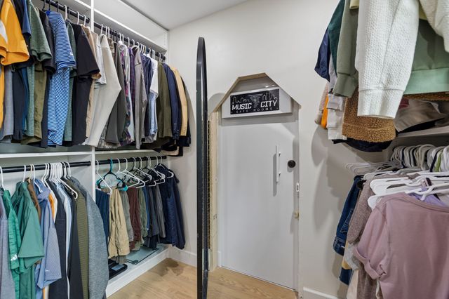 4703 Lovewood Dr, Nashville, TN 37216