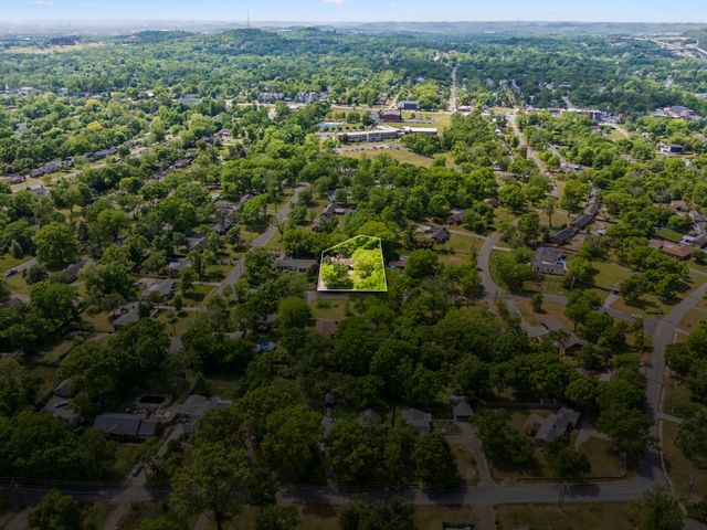 4703 Lovewood Dr, Nashville, TN 37216