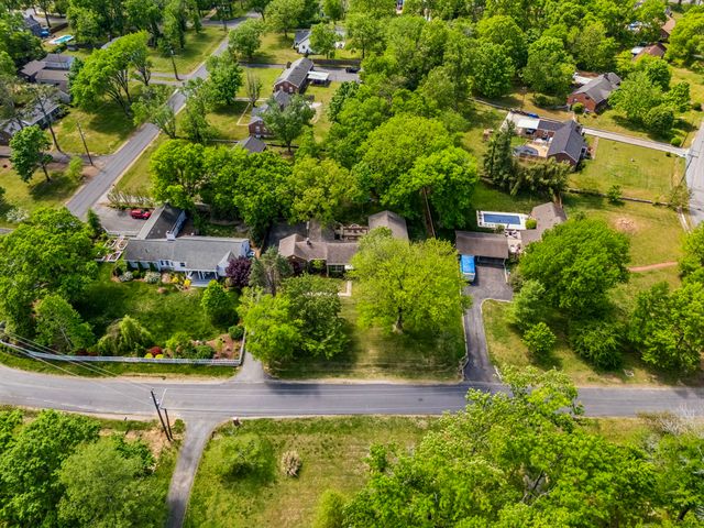 4703 Lovewood Dr, Nashville, TN 37216