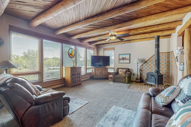 14 Entrada Del Jardin, Santa Cruz, NM 87567