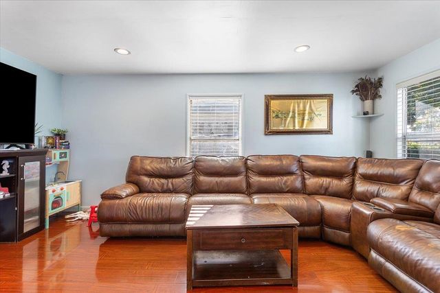 33834 9th Street, Union City, CA 94587