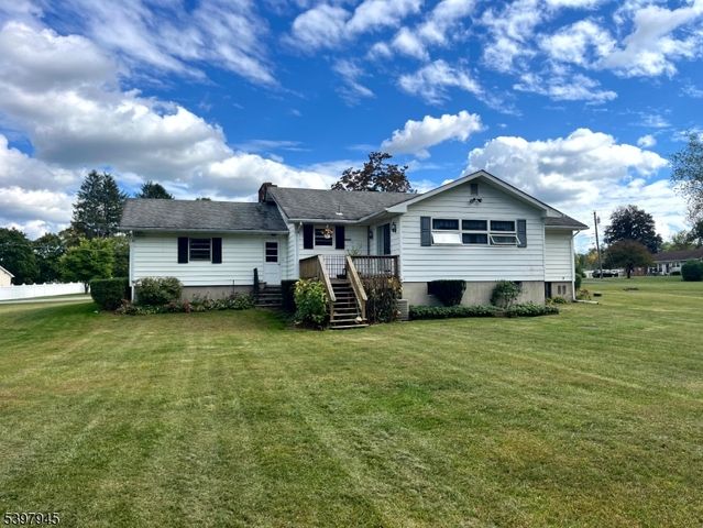 17 Longview Rd, Hardyston Twp., NJ 07419