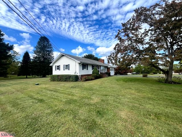 17 Longview Rd, Hardyston Twp., NJ 07419