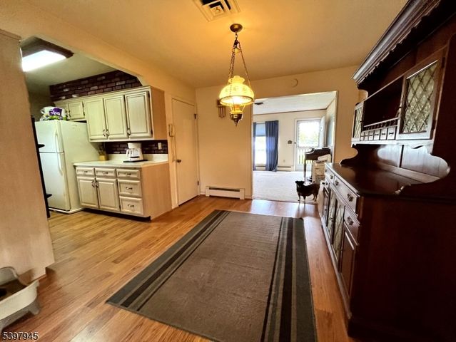 17 Longview Rd, Hardyston Twp., NJ 07419