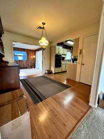 17 Longview Rd, Hardyston Twp., NJ 07419