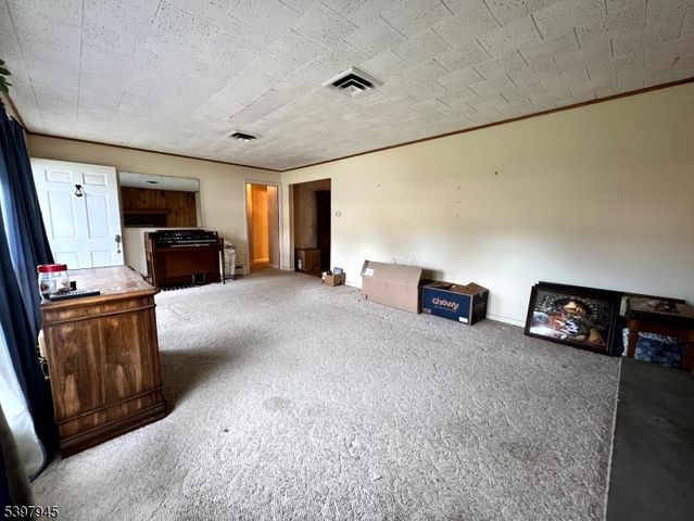 17 Longview Rd, Hardyston Twp., NJ 07419