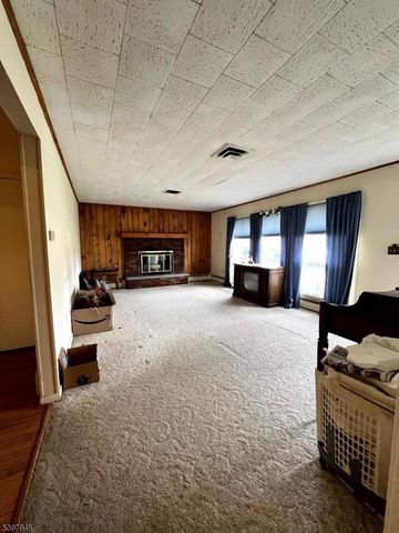 17 Longview Rd, Hardyston Twp., NJ 07419