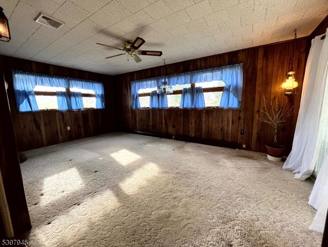 17 Longview Rd, Hardyston Twp., NJ 07419