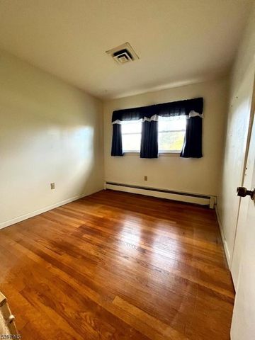 17 Longview Rd, Hardyston Twp., NJ 07419