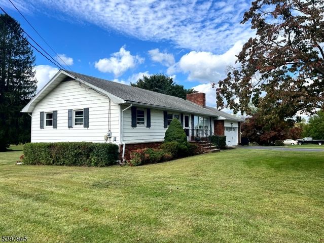 17 Longview Rd, Hardyston Twp., NJ 07419