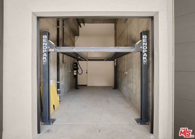 1227 N Formosa Avenue 1, Los Angeles, CA 90046