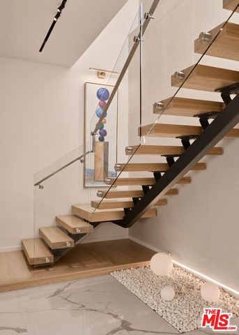 1227 N Formosa Avenue 1, Los Angeles, CA 90046