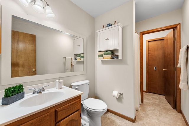 3615 Creekside Drive, Valparaiso, IN 46383