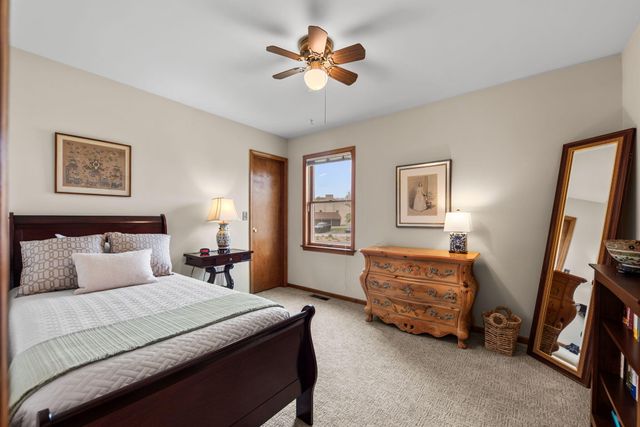 3615 Creekside Drive, Valparaiso, IN 46383