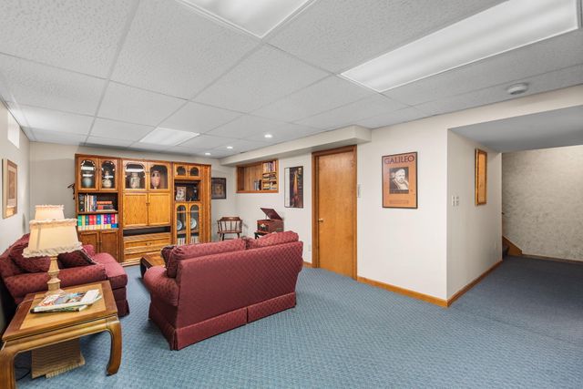 3615 Creekside Drive, Valparaiso, IN 46383