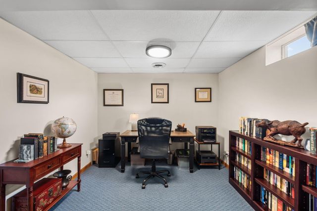 3615 Creekside Drive, Valparaiso, IN 46383