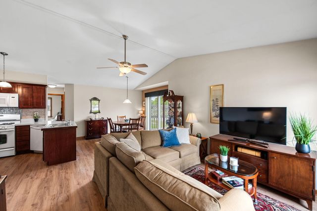 3615 Creekside Drive, Valparaiso, IN 46383
