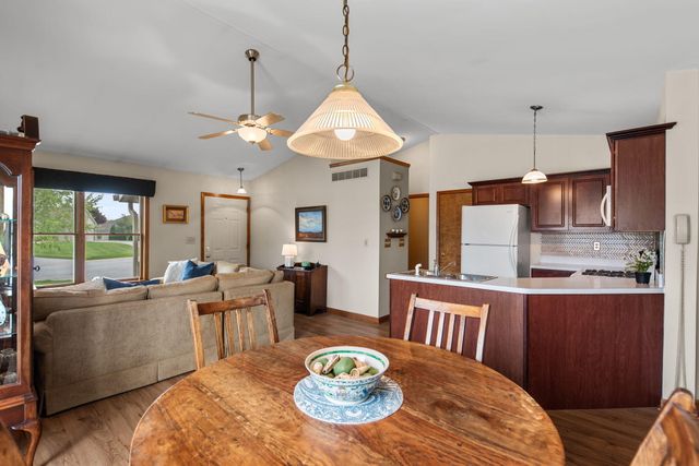 3615 Creekside Drive, Valparaiso, IN 46383