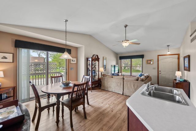 3615 Creekside Drive, Valparaiso, IN 46383
