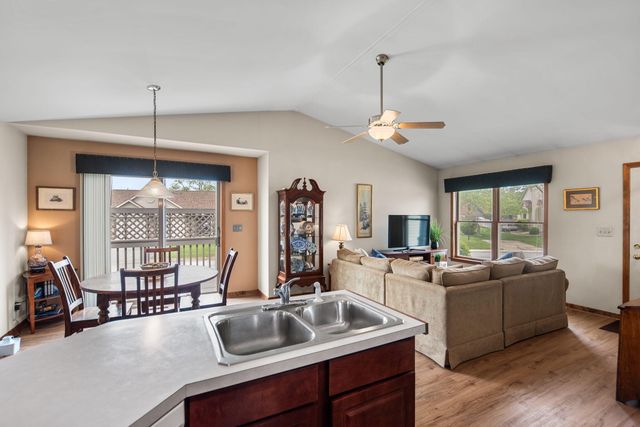 3615 Creekside Drive, Valparaiso, IN 46383