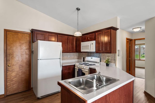 3615 Creekside Drive, Valparaiso, IN 46383