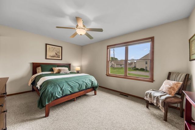 3615 Creekside Drive, Valparaiso, IN 46383