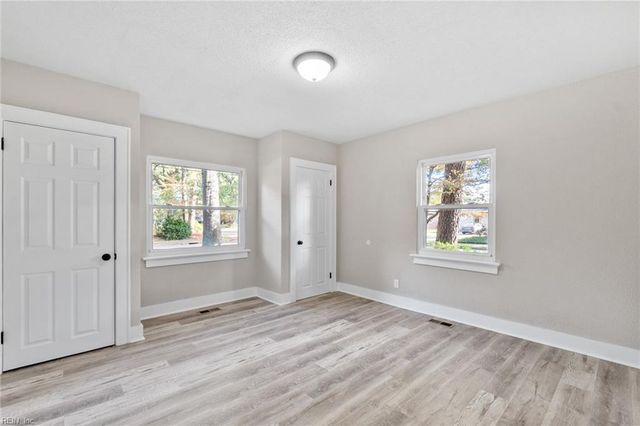 1555 Crane AVE, Norfolk, VA 23518