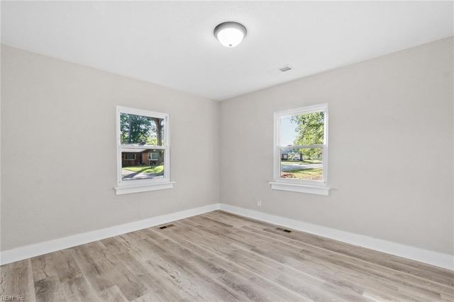 1555 Crane AVE, Norfolk, VA 23518