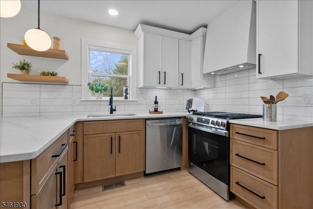 93 River View Way, Montague Twp., NJ 07827