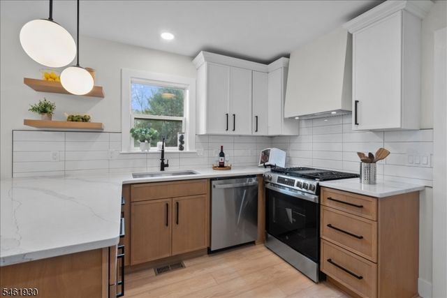 93 River View Way, Montague Twp., NJ 07827