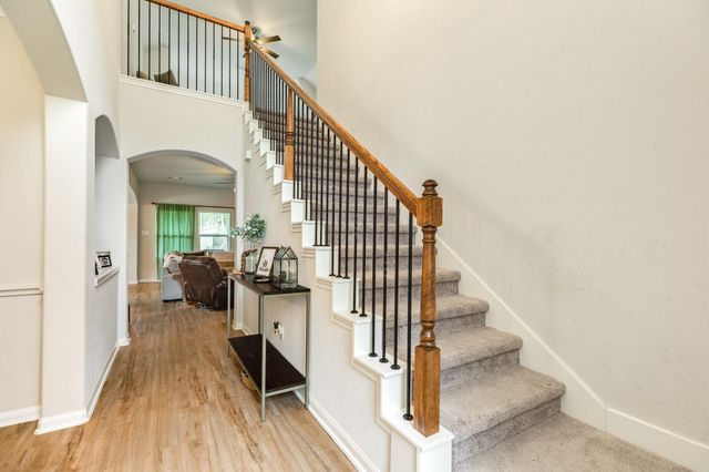 213 N Amherst Drive, West Columbia, TX 77486