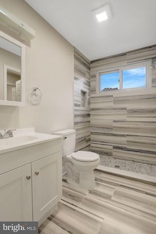 2829 JOSEPH MAKELL CT, Alexandria, VA 22306