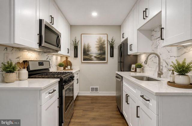 2829 JOSEPH MAKELL CT, Alexandria, VA 22306